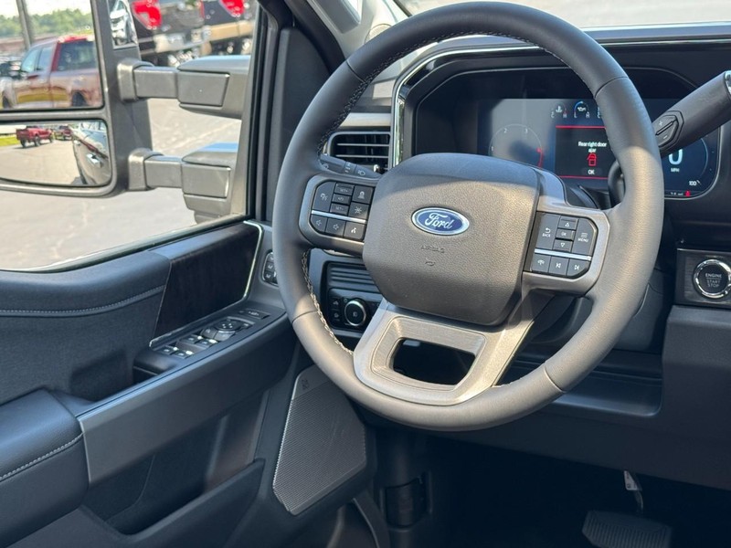 Ford Super Duty F-250 SRW Vehicle Image 07
