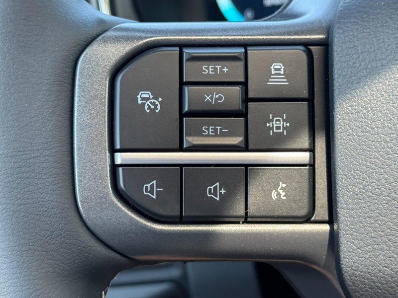 Ford Super Duty F-250 SRW Vehicle Image 11