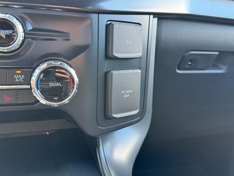 Ford F-150 Vehicle Image 14
