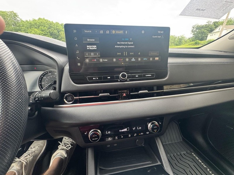 Mitsubishi Outlander Vehicle Image 14