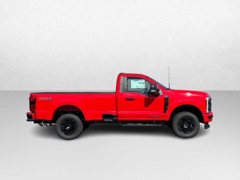 Ford Super Duty F-350 SRW Vehicle Image 02