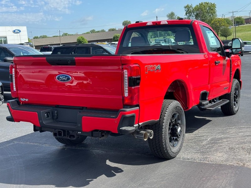 Ford Super Duty F-350 SRW Vehicle Image 03