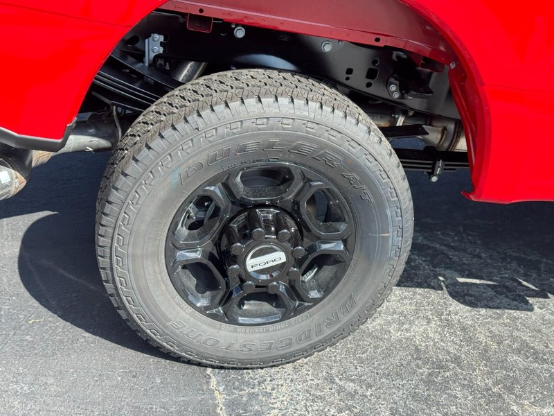 Ford Super Duty F-350 SRW Vehicle Image 04