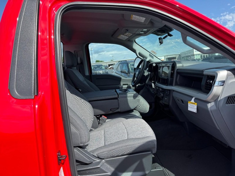 Ford Super Duty F-350 SRW Vehicle Image 05