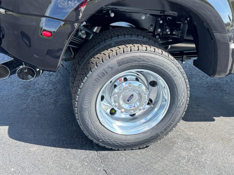 Ford Super Duty F-450 DRW Vehicle Image 04