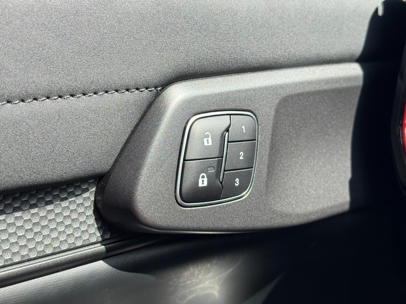 Ford Ranger Vehicle Full-screen Gallery Image 16