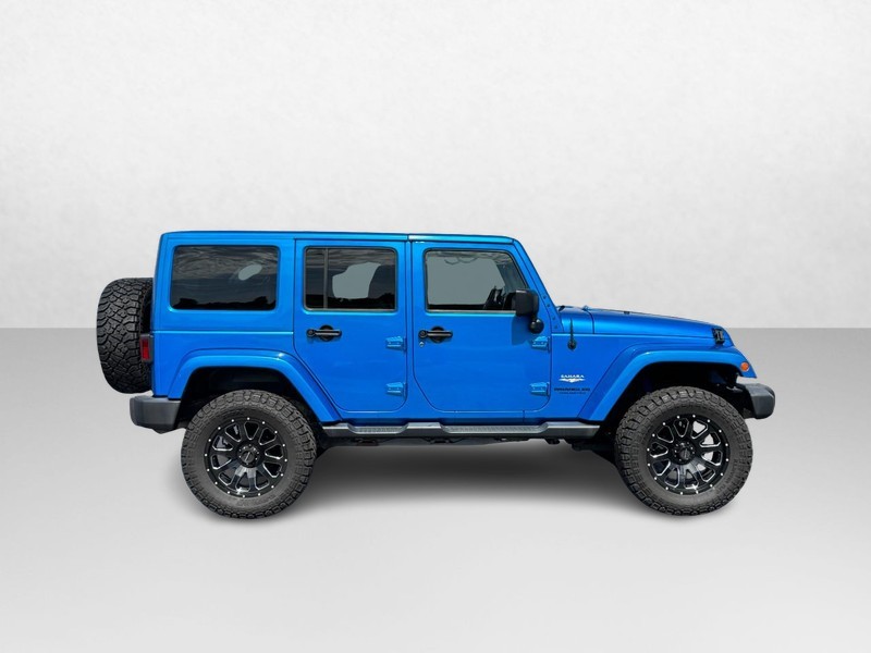 Jeep Wrangler Unlimited Vehicle Image 02