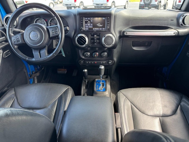 Jeep Wrangler Unlimited Vehicle Image 11