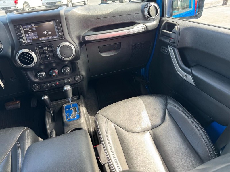 Jeep Wrangler Unlimited Vehicle Image 15
