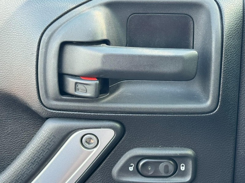 Jeep Wrangler Unlimited Vehicle Image 22