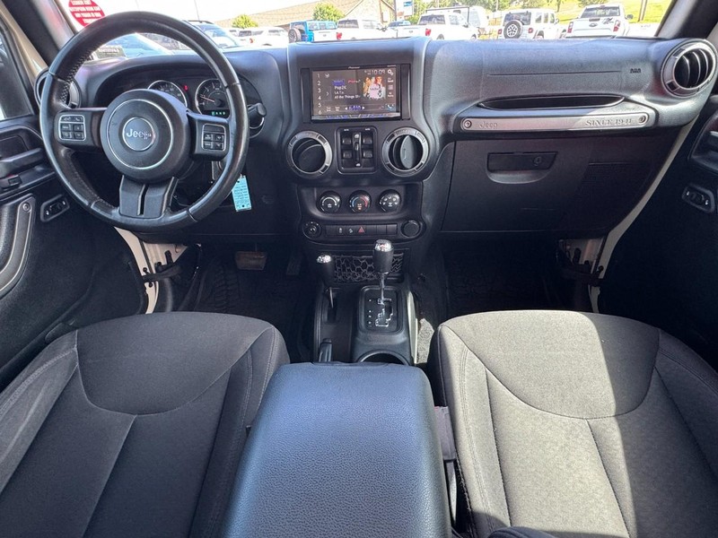 Jeep Wrangler Unlimited Vehicle Image 10