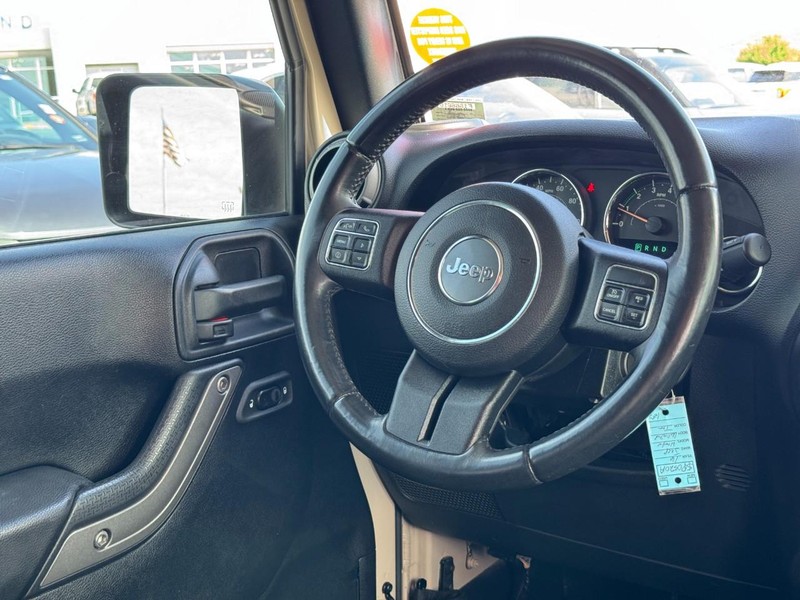 Jeep Wrangler Unlimited Vehicle Image 11