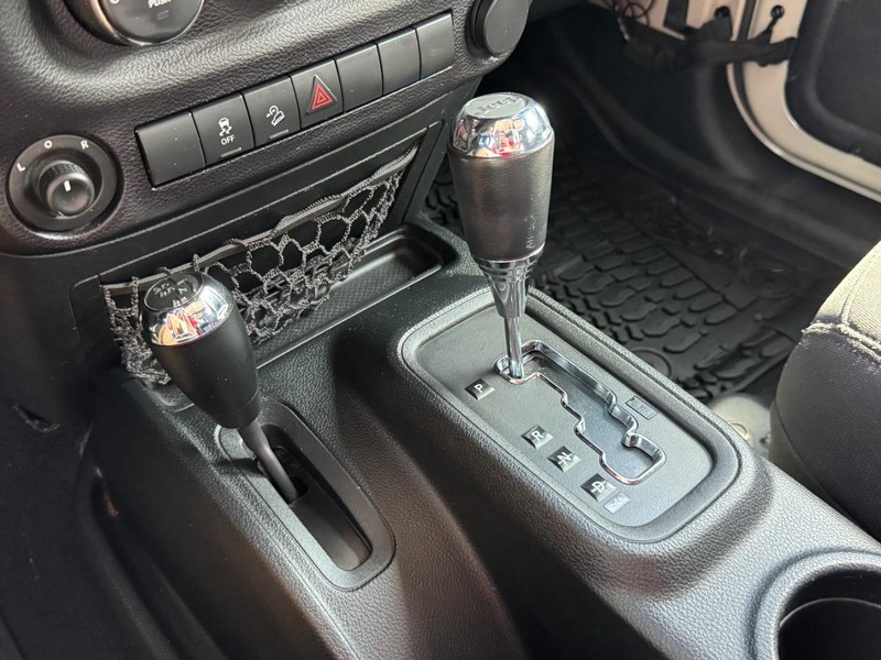 Jeep Wrangler Unlimited Vehicle Image 18