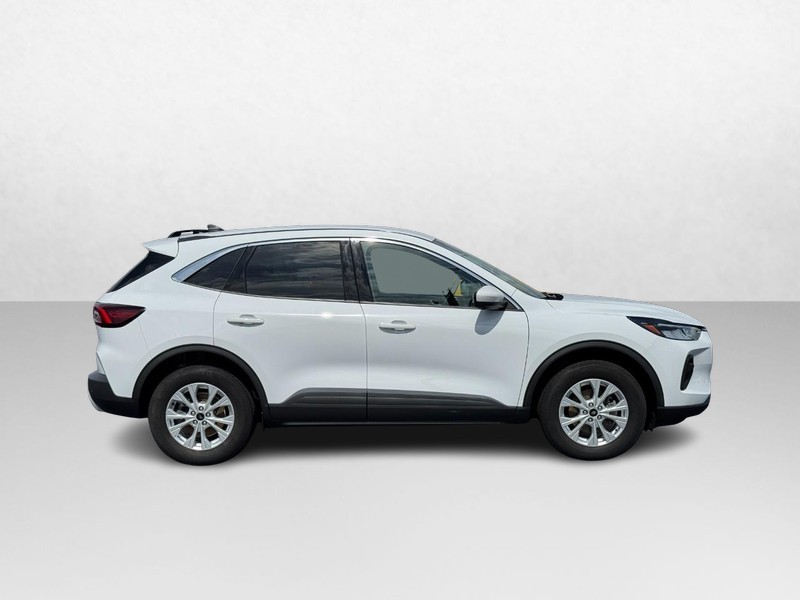 Ford Escape Vehicle Image 02