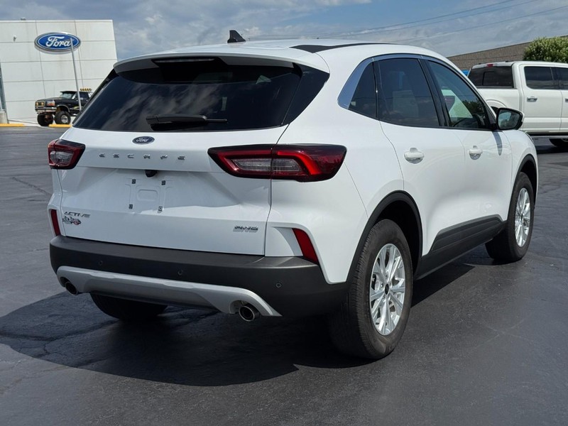Ford Escape Vehicle Image 03