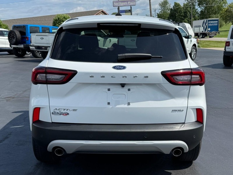 Ford Escape Vehicle Image 04