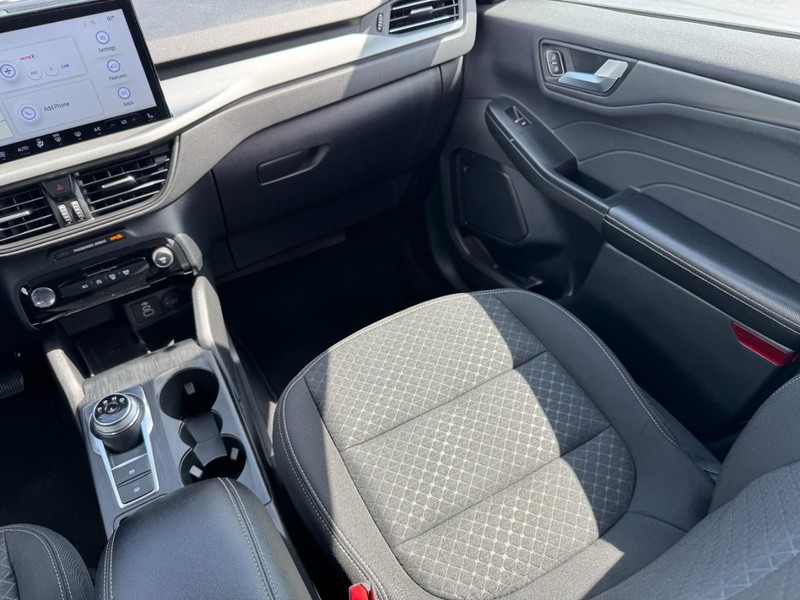 Ford Escape Vehicle Image 15
