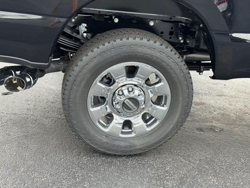 Ford Super Duty F-350 SRW Vehicle Image 04
