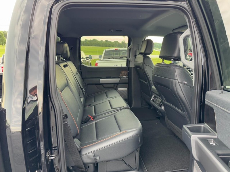 Ford Super Duty F-350 SRW Vehicle Image 05
