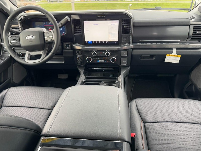 Ford Super Duty F-350 SRW Vehicle Image 06