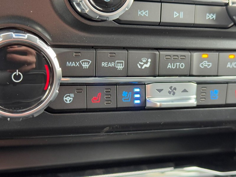 Ford Super Duty F-350 SRW Vehicle Image 13