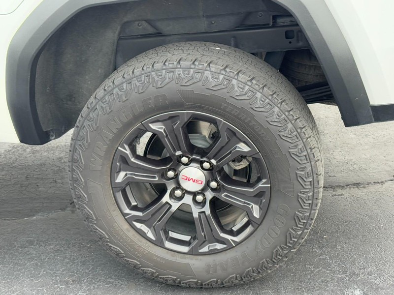 GMC Canyon Vehicle Image 07