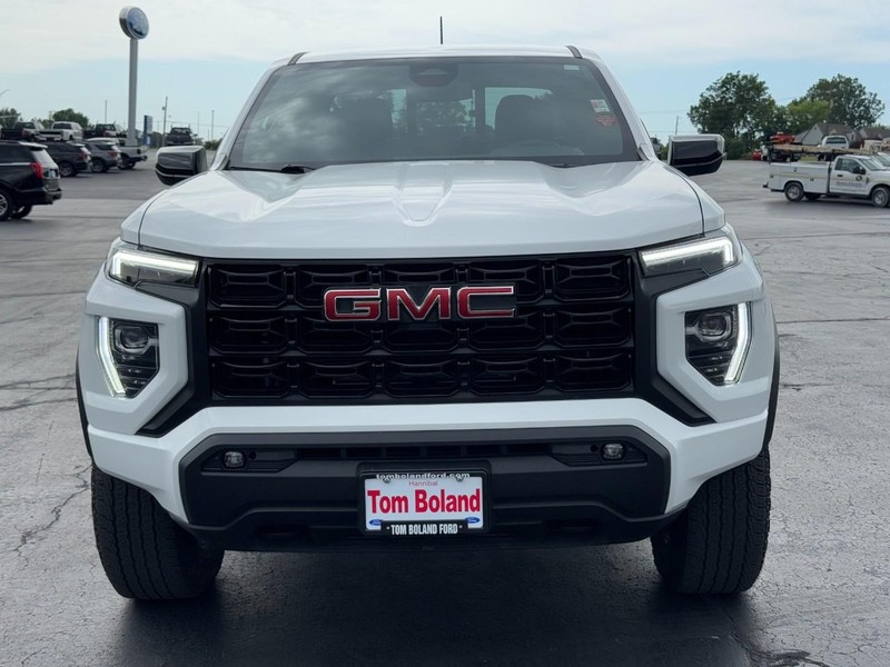 GMC Canyon Vehicle Image 09