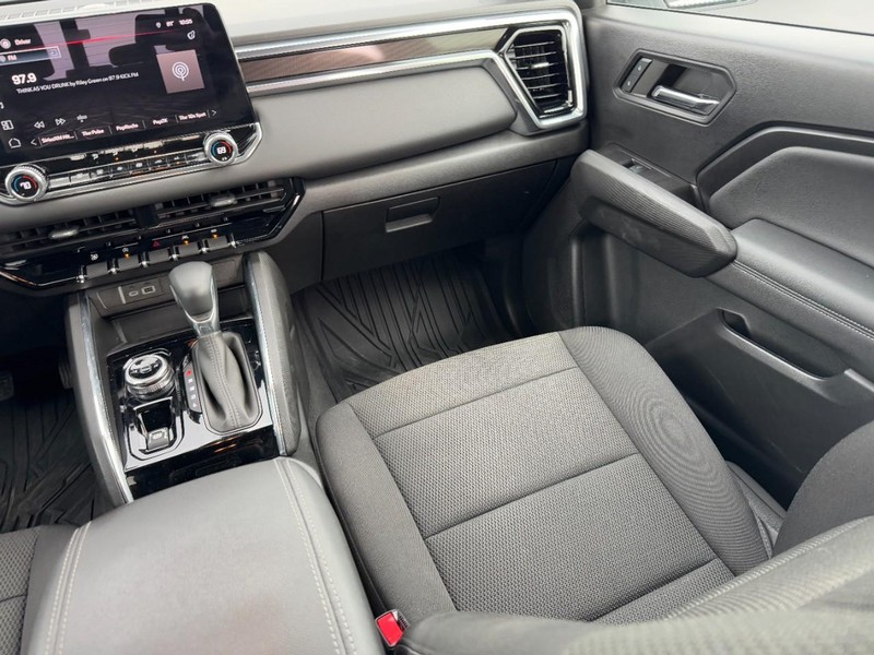 GMC Canyon Vehicle Image 15