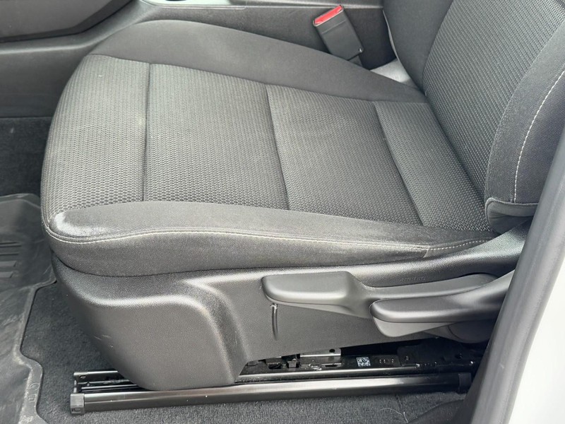 GMC Canyon Vehicle Image 22