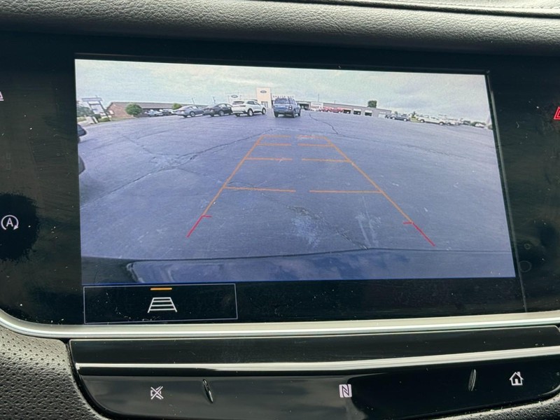 Cadillac XT5 Vehicle Full-screen Gallery Image 23