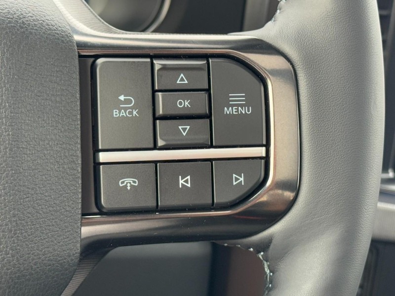 Ford Super Duty F-450 DRW Vehicle Image 12