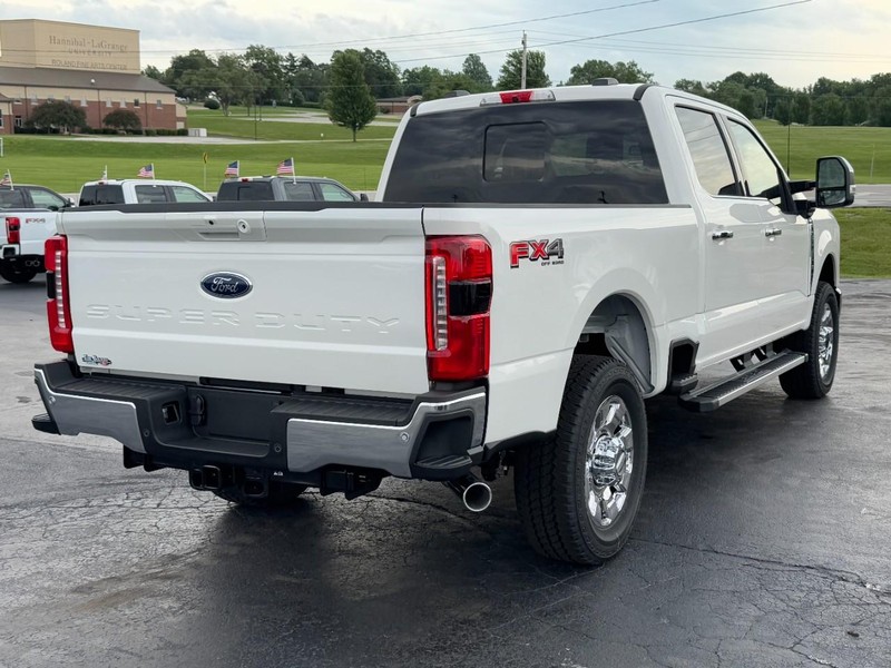 Ford Super Duty F-250 SRW Vehicle Image 03