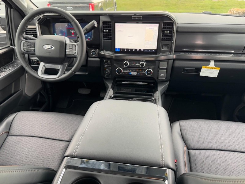 Ford Super Duty F-250 SRW Vehicle Image 06