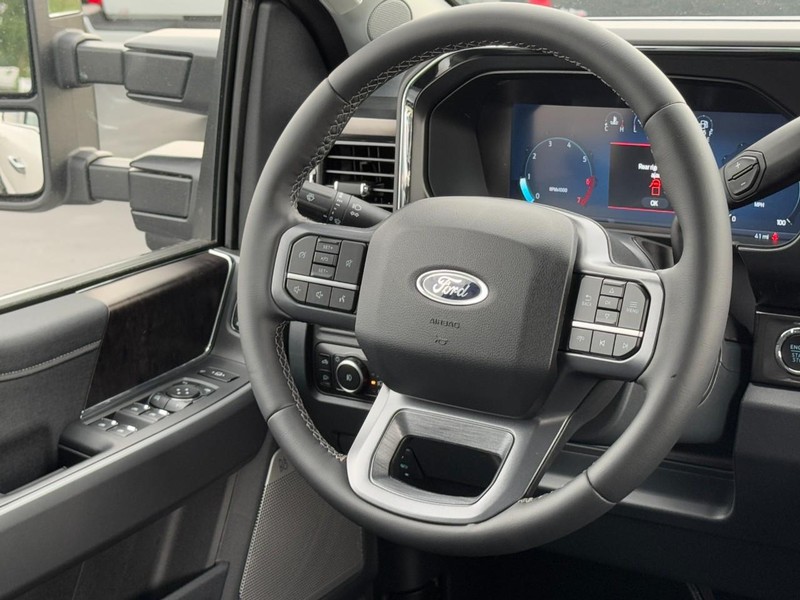 Ford Super Duty F-250 SRW Vehicle Image 07