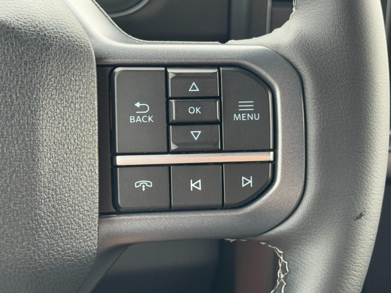 Ford Super Duty F-250 SRW Vehicle Image 12