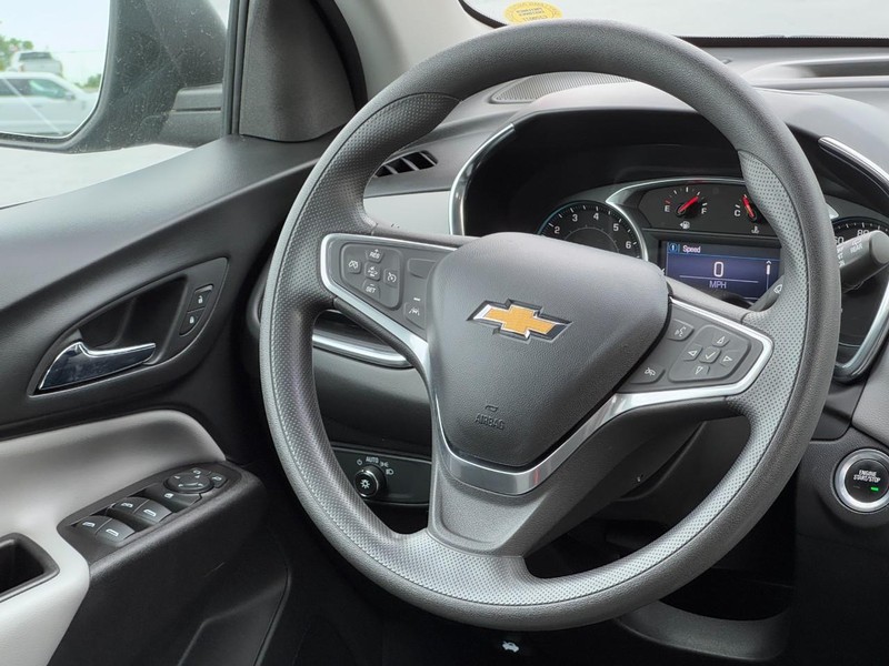 Chevrolet Equinox Vehicle Image 12
