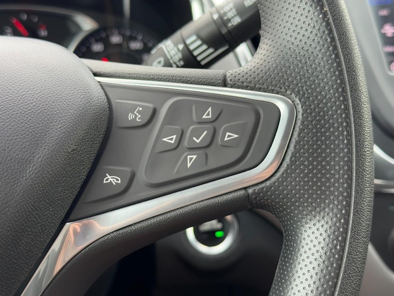 Chevrolet Equinox Vehicle Image 17