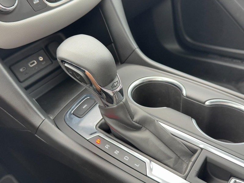 Chevrolet Equinox Vehicle Image 19