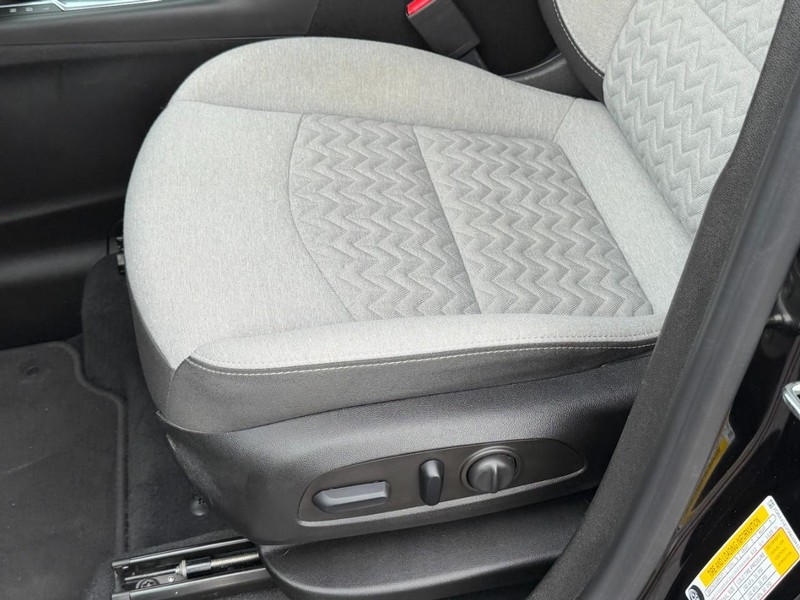 Chevrolet Equinox Vehicle Image 22