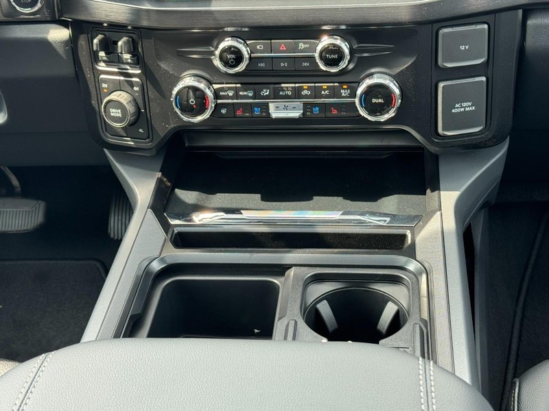 Ford Super Duty F-350 DRW Vehicle Image 09