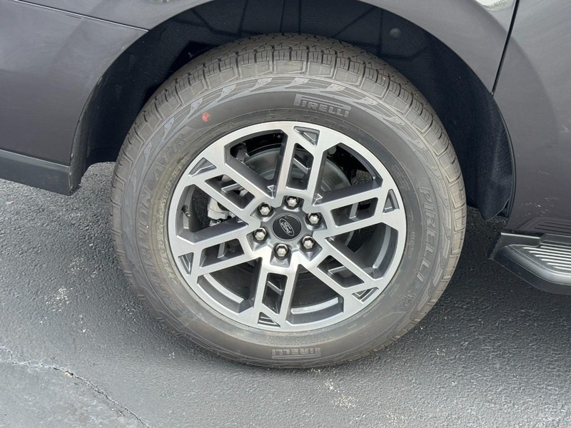Ford Expedition Max Vehicle Image 04