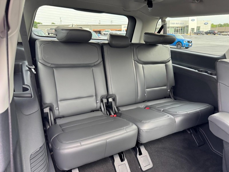 Ford Expedition Max Vehicle Image 06