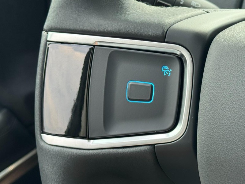 Ford Expedition Max Vehicle Image 11