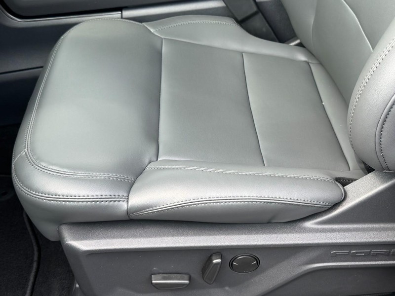 Ford Expedition Max Vehicle Image 15