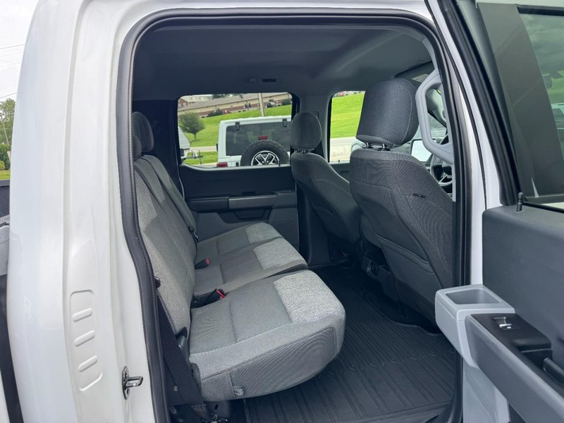 Ford F-150 Vehicle Full-screen Gallery Image 10