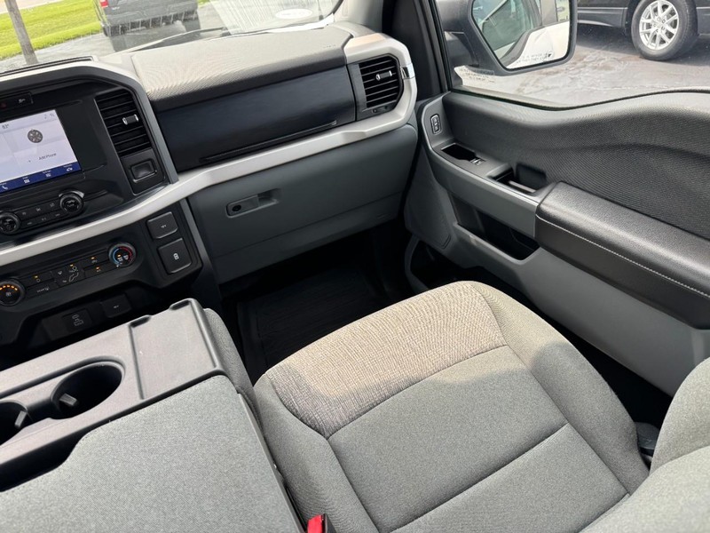 Ford F-150 Vehicle Full-screen Gallery Image 15