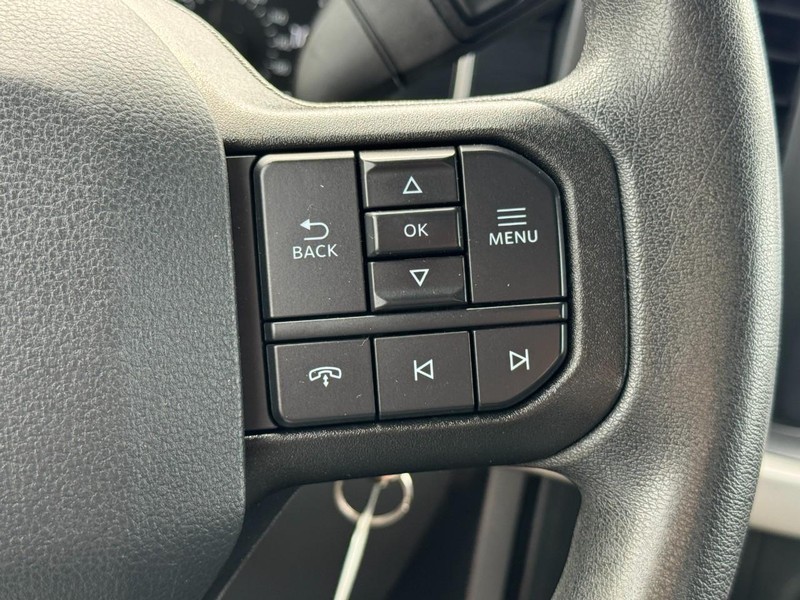 Ford F-150 Vehicle Full-screen Gallery Image 17