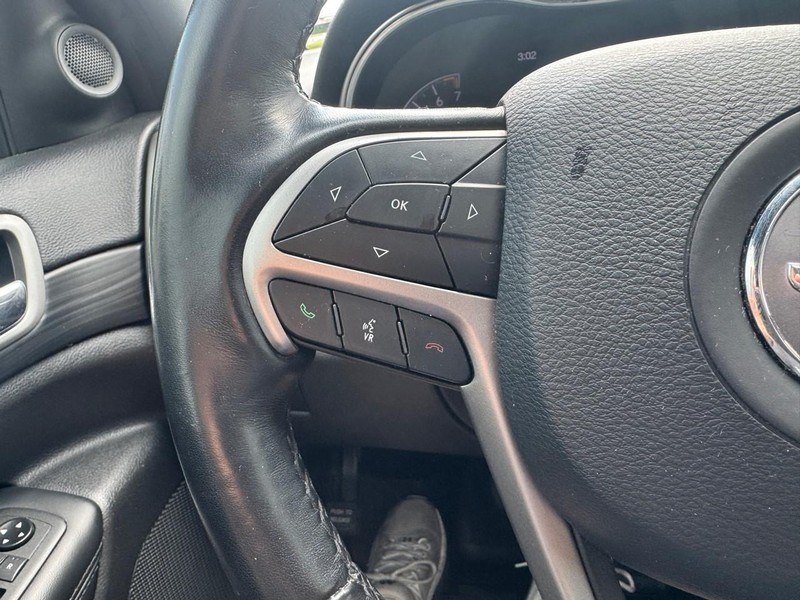 Jeep Grand Cherokee Vehicle Image 14
