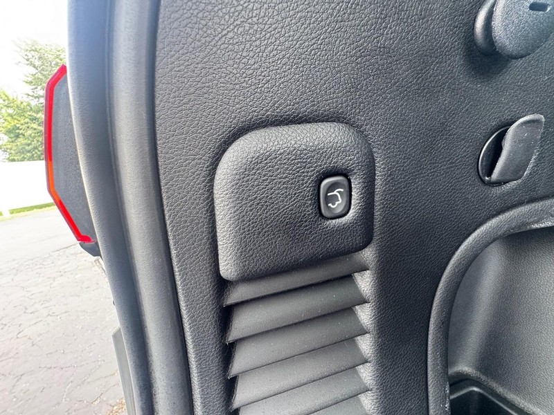 Jeep Grand Cherokee Vehicle Image 21