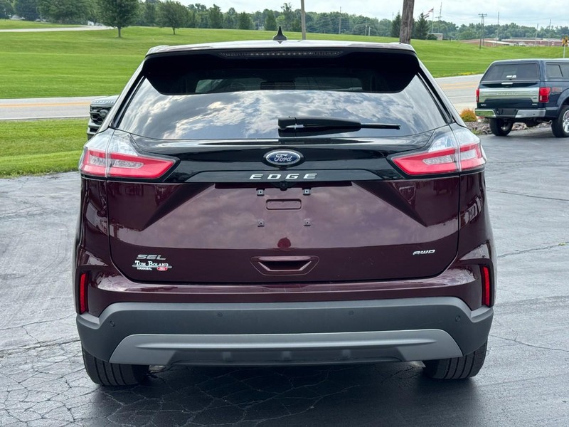 Ford Edge Vehicle Full-screen Gallery Image 04